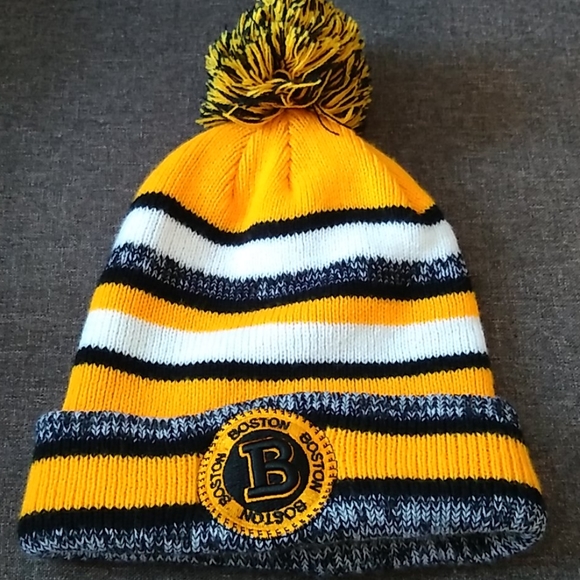 NHL Other - Boston Bruins hat adult size